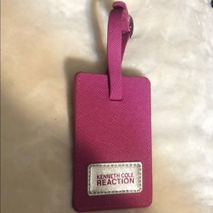 New hot pink Kenneth cole reaction luggage’s tag
